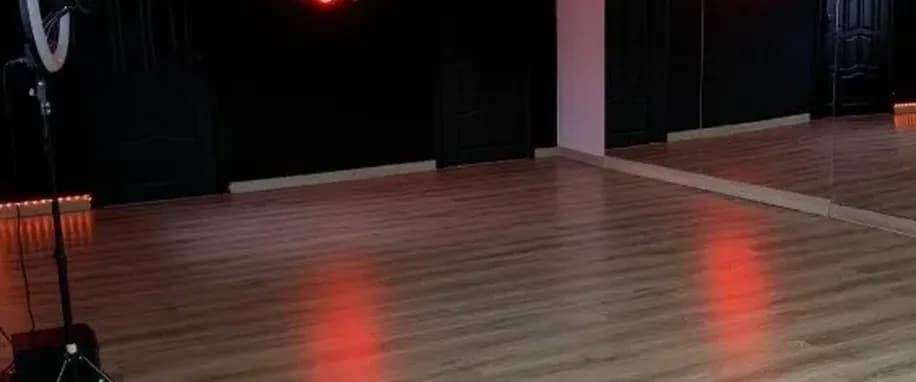 gallery slide